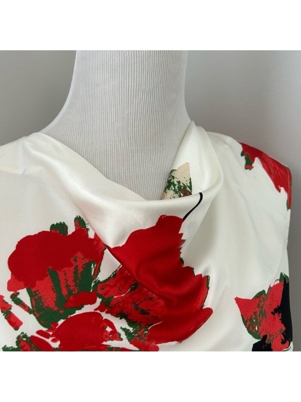 St. John Collection Silk Top - Picture 4 of 11